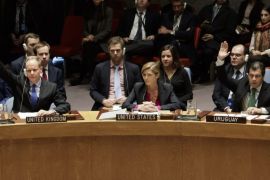 The UN Security Council vote to pass a resolution condemning Israeli settlement construction as Samantha Power, centre, the US' permanent representative, abstains on December 23 [EPA]