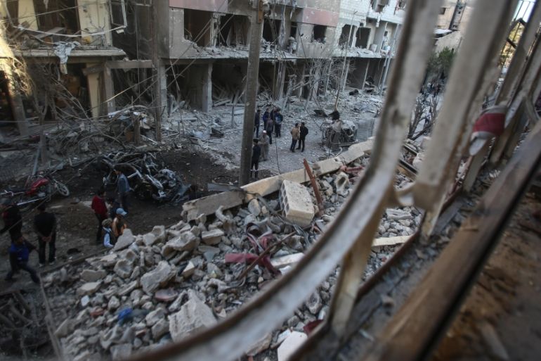 Syrian government forces continue bombing Douma