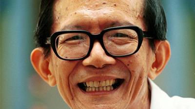 Chia Thye Poh is seen here in 1998 after his release [File: Ng Han Guan/AP]
