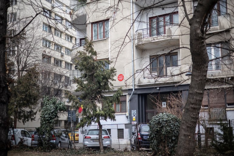 A red-dot-marked building at Bucharest’s Victor Eftimiu alley